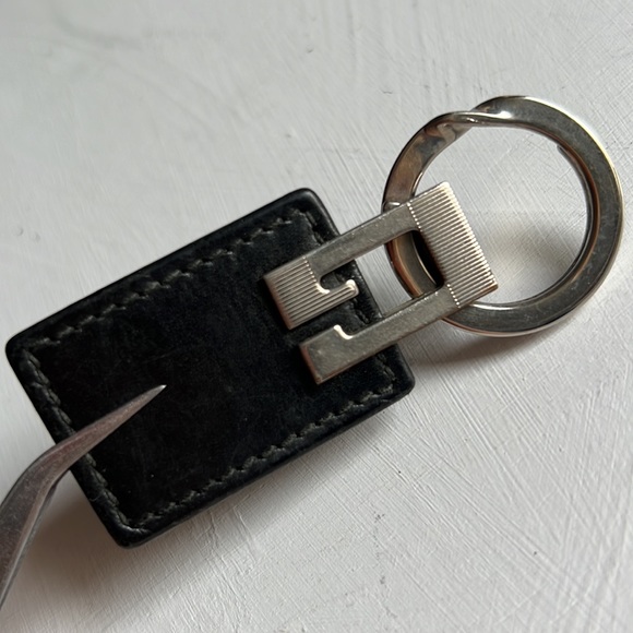 GUCCI Logo Silver Metal Tone Leather Key Holder Charm Unisex Vintage Authentic - Picture 6 of 15